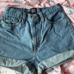 BDG - High rise mom shorts in size 27!